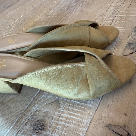 CAbi Shoes - Cabi yellow heeled mules size 10